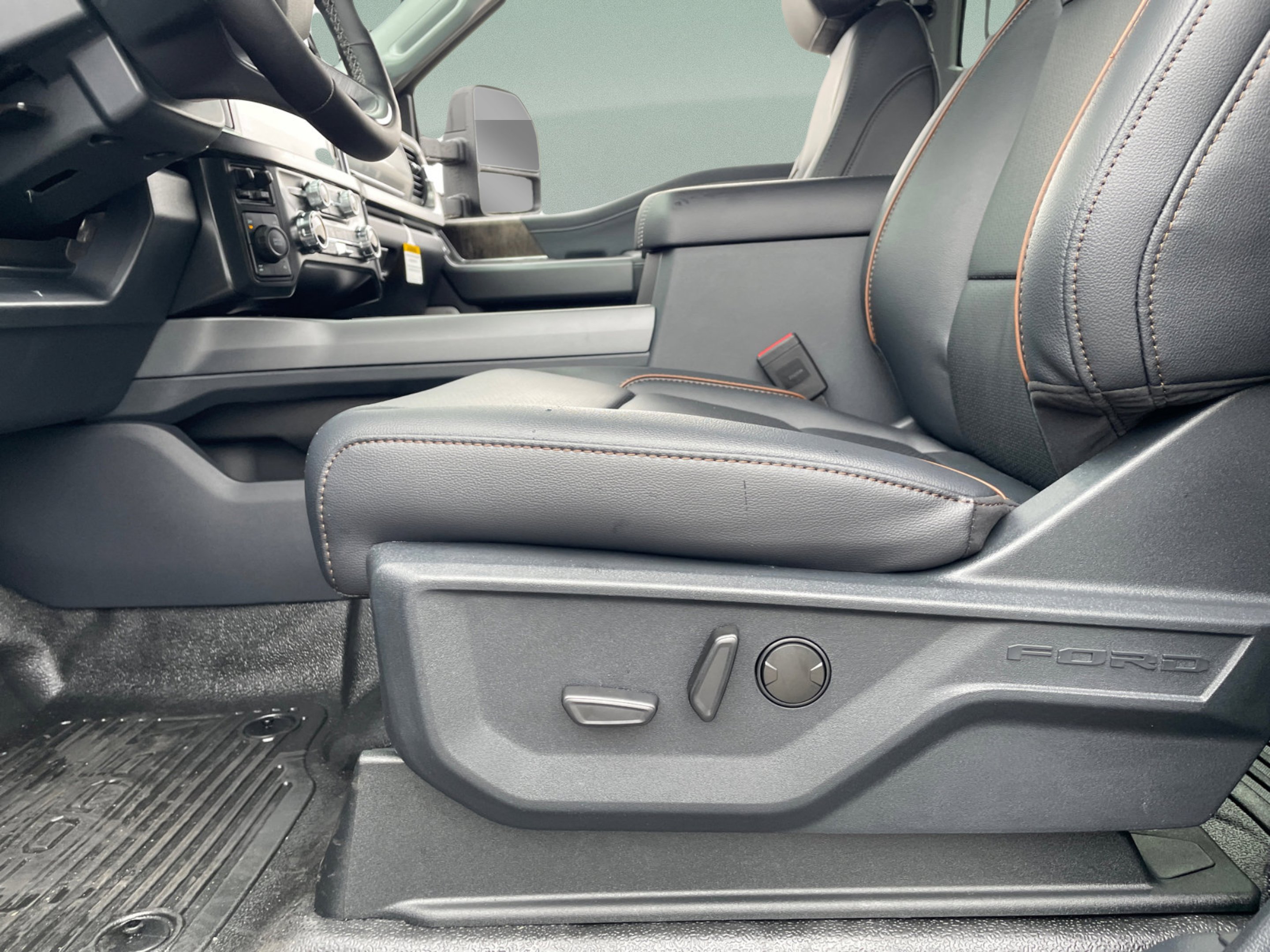 2026 Ford F-350 Super Duty Lariat - Photo 16