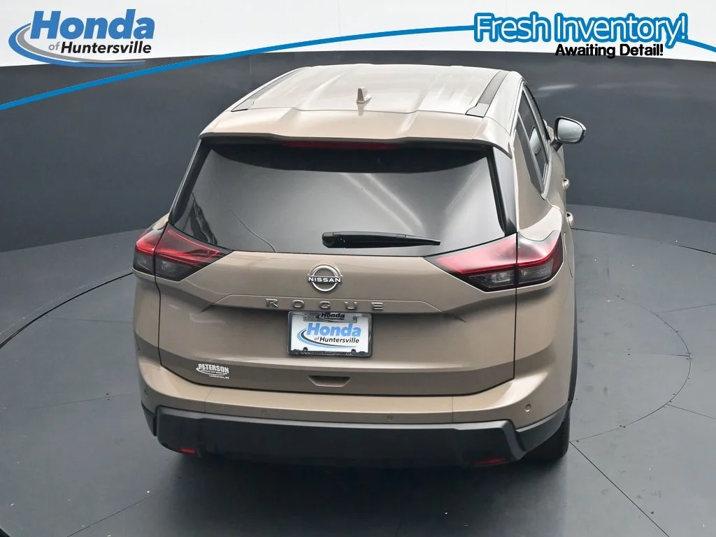 2025 Nissan Rogue SV - Photo 19