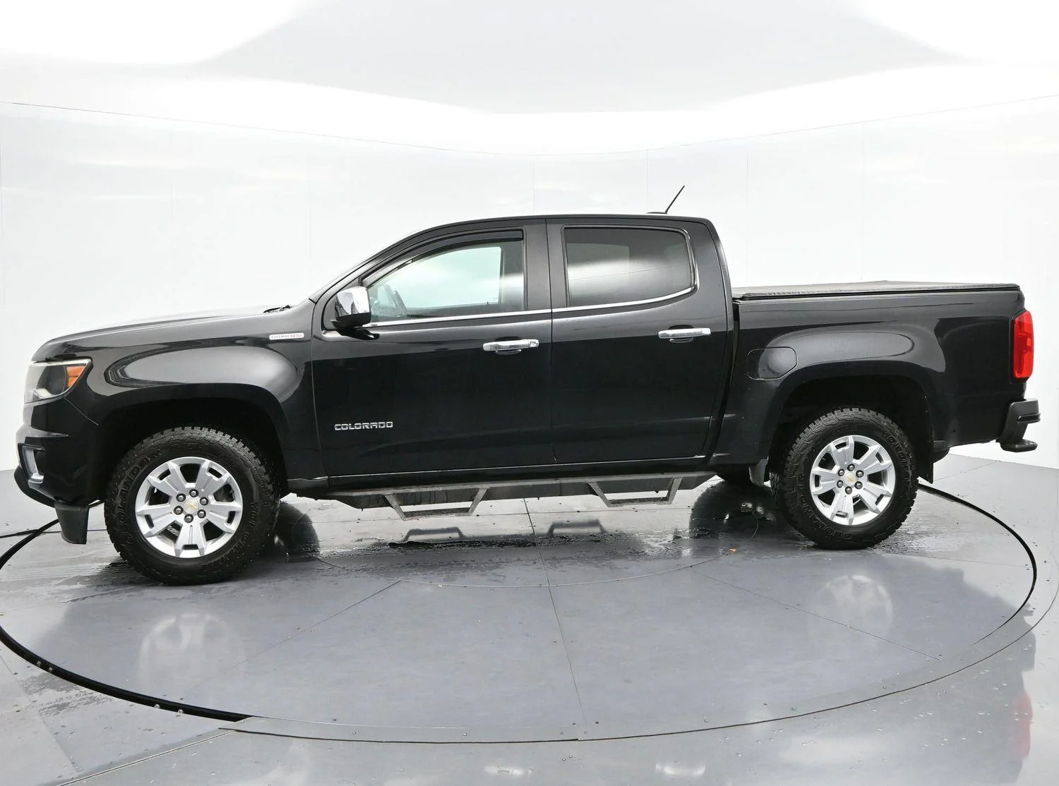 Used 2016 Black Chevrolet 2WD LT image 4