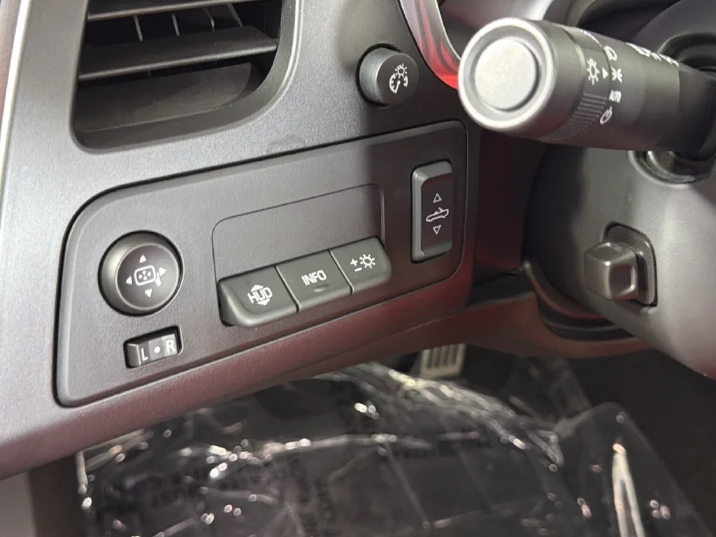 Used 2015 TORCH RED Chevrolet Z51 3LT image 25