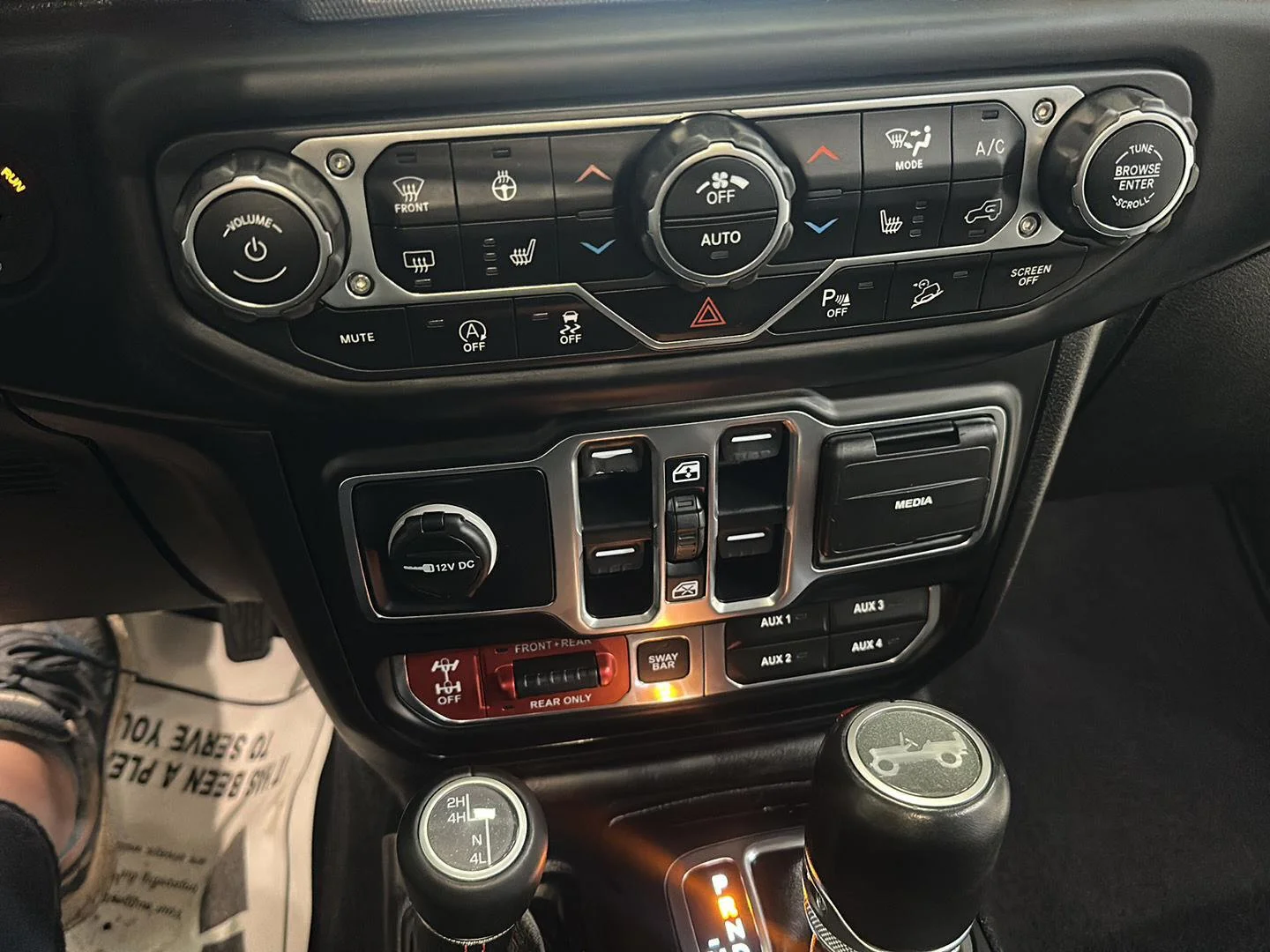 Used 2020 Bright White Clearcoat Jeep Rubicon image 23