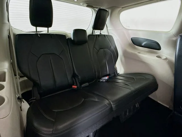 Used 2017 White Chrysler Touring L image 32