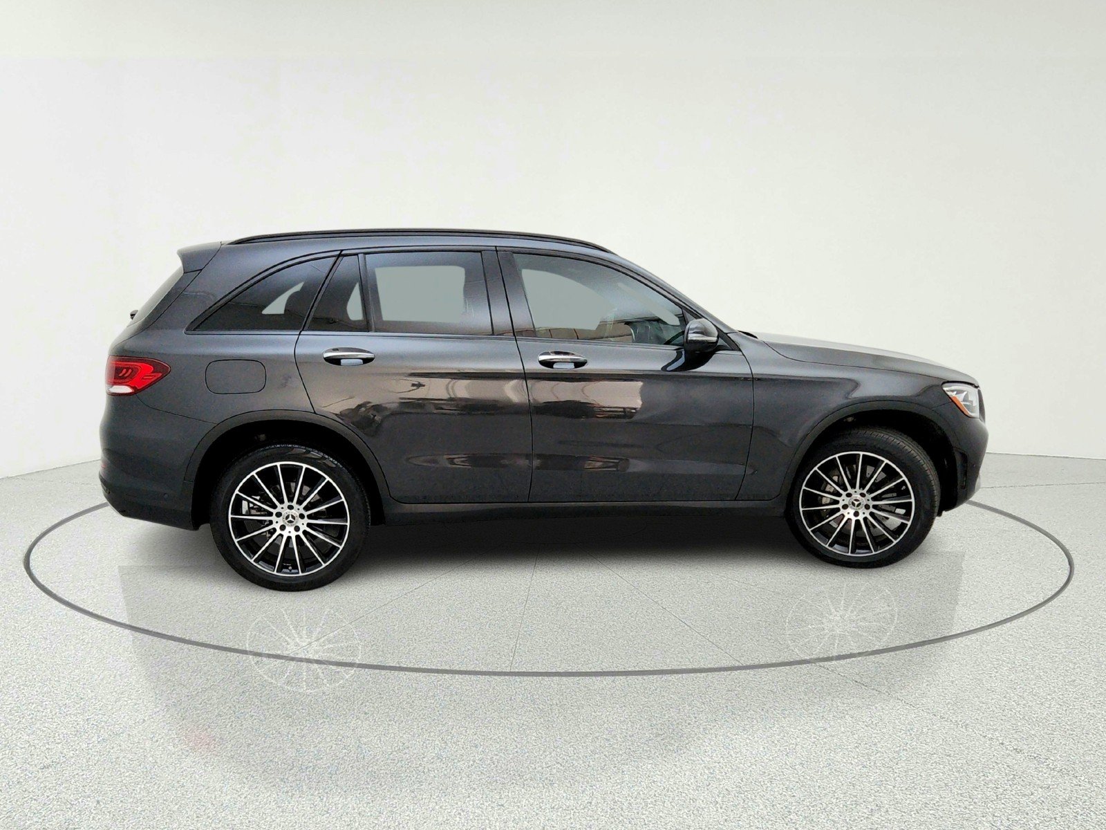 Certified Used 2022 Graphite Grey Metallic Mercedes-Benz GLC 300 image 7