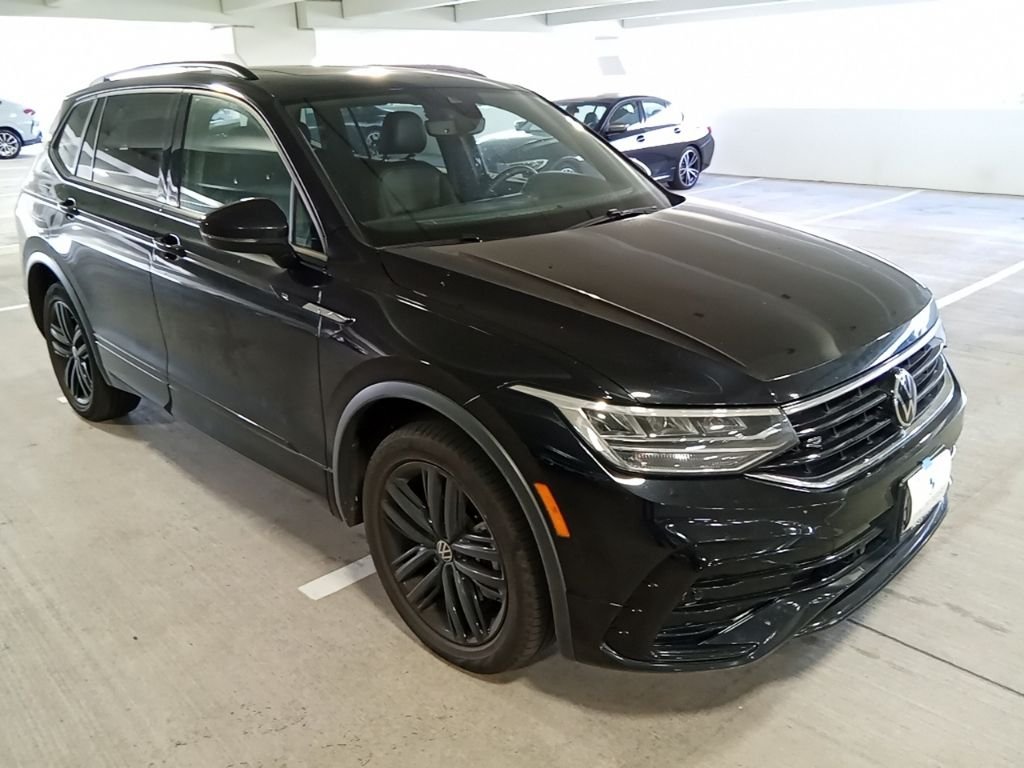Used 2022 Deep Black Volkswagen 2.0T SE R-Line Black image 3