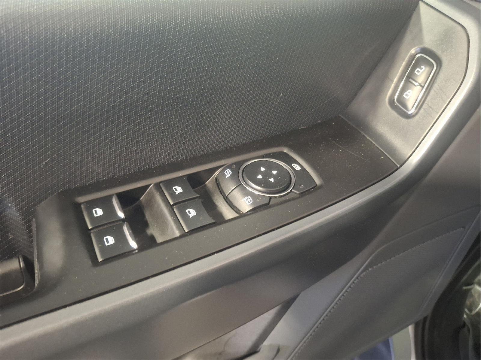 Used 2023 Iconic Silver Ford XLT image 9