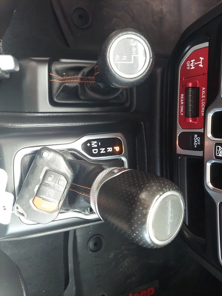 Used 2023 White Jeep Mojave image 33