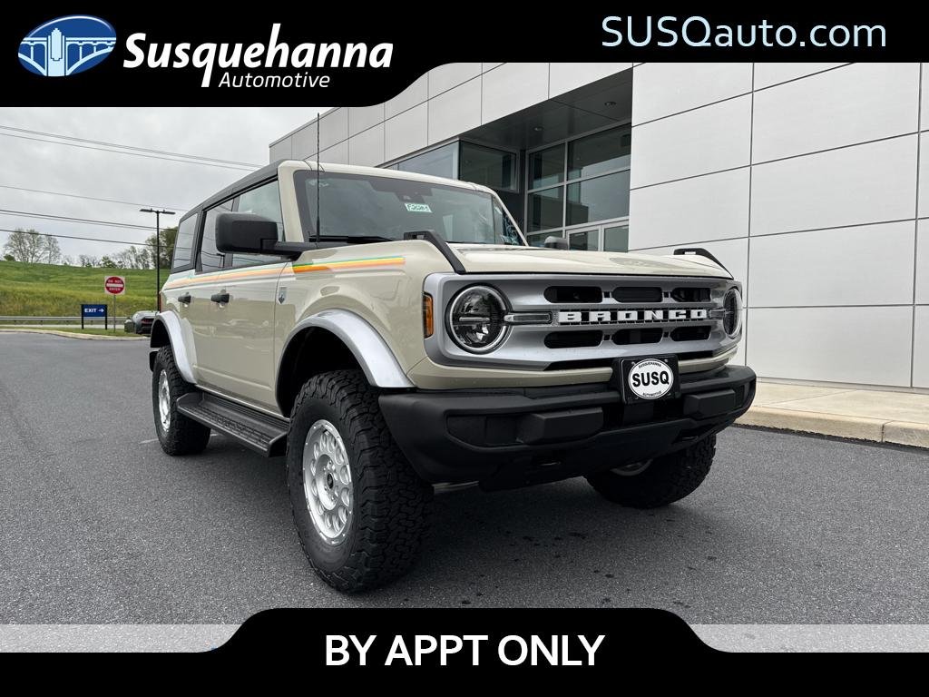 Desert Sand 2026 Ford Bronco SUV / Crossover Four-Wheel Drive 7-Speed Manual
