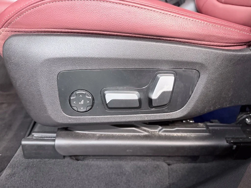 Used 2023 Dark Graphite BMW sDrive30i image 11