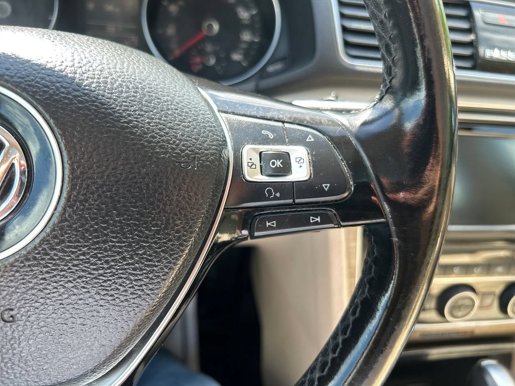 Used 2018 Black Volkswagen 2.0T SE image 25