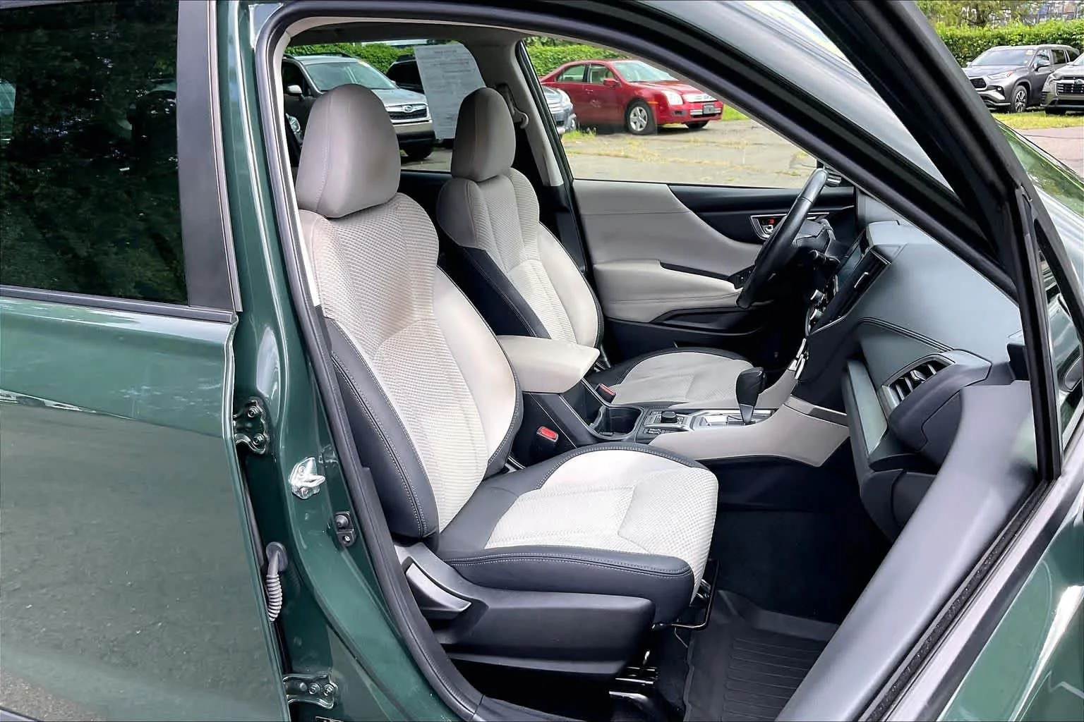 Used 2023 Cascade Green Silica Subaru Premium image 8