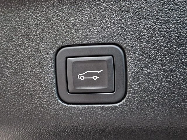 Used 2024 Beige Chevrolet Premier image 31