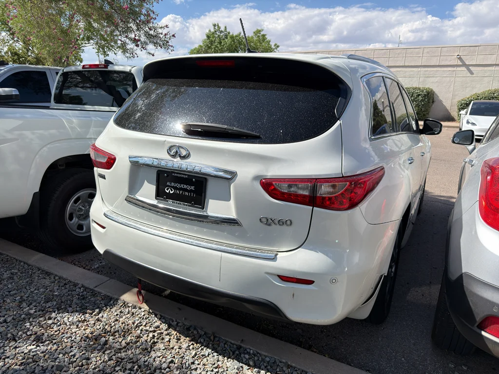 Used 2015 Majestic White INFINITI Base image 4