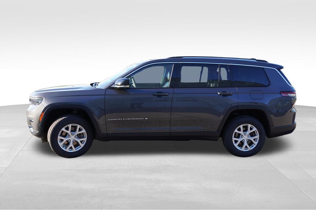 Used 2023 Baltic Gray Metallic Clearcoat Jeep Limited image 9