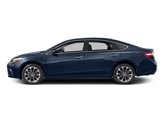 Used 2018 Creme Brulee Toyota XLE Premium image 3