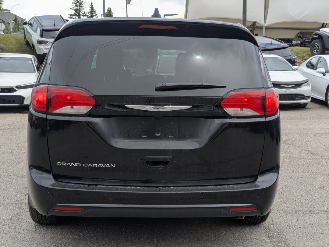 New 2026 Black Chrysler SXT - - FWD - Stow n Go Seats - Power Sliding Doors - Heated Seats - Adaptive Cruise & More! image 7