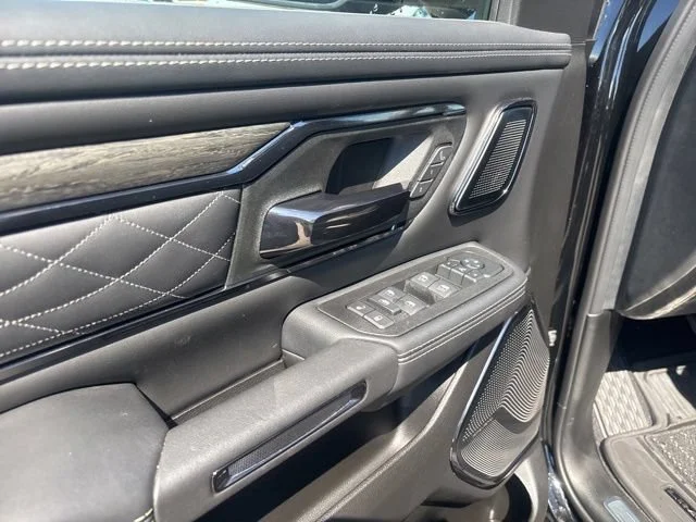 New 2026 Diamond Black Crystal Pearl-Coat Exterior Paint RAM Limited image 19