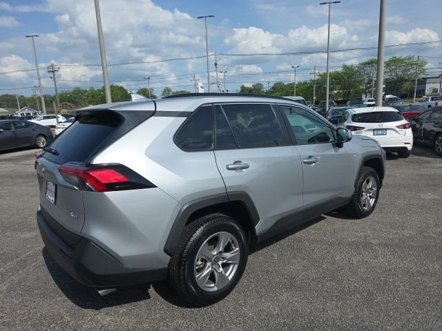 2024 Toyota RAV4 XLE - Photo 4