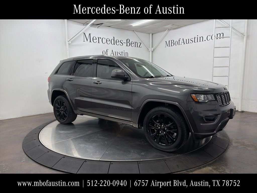 2017 Jeep Grand Cherokee Altitude's photo