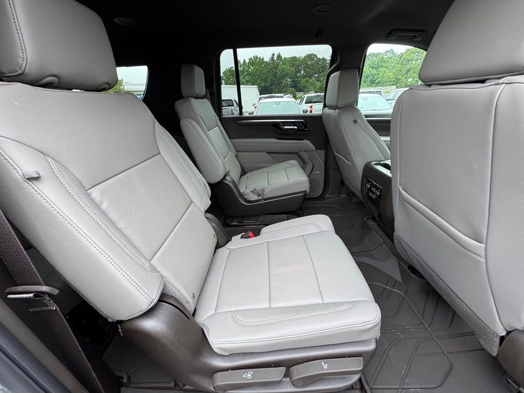 2026 Chevrolet Suburban LT - Photo 24
