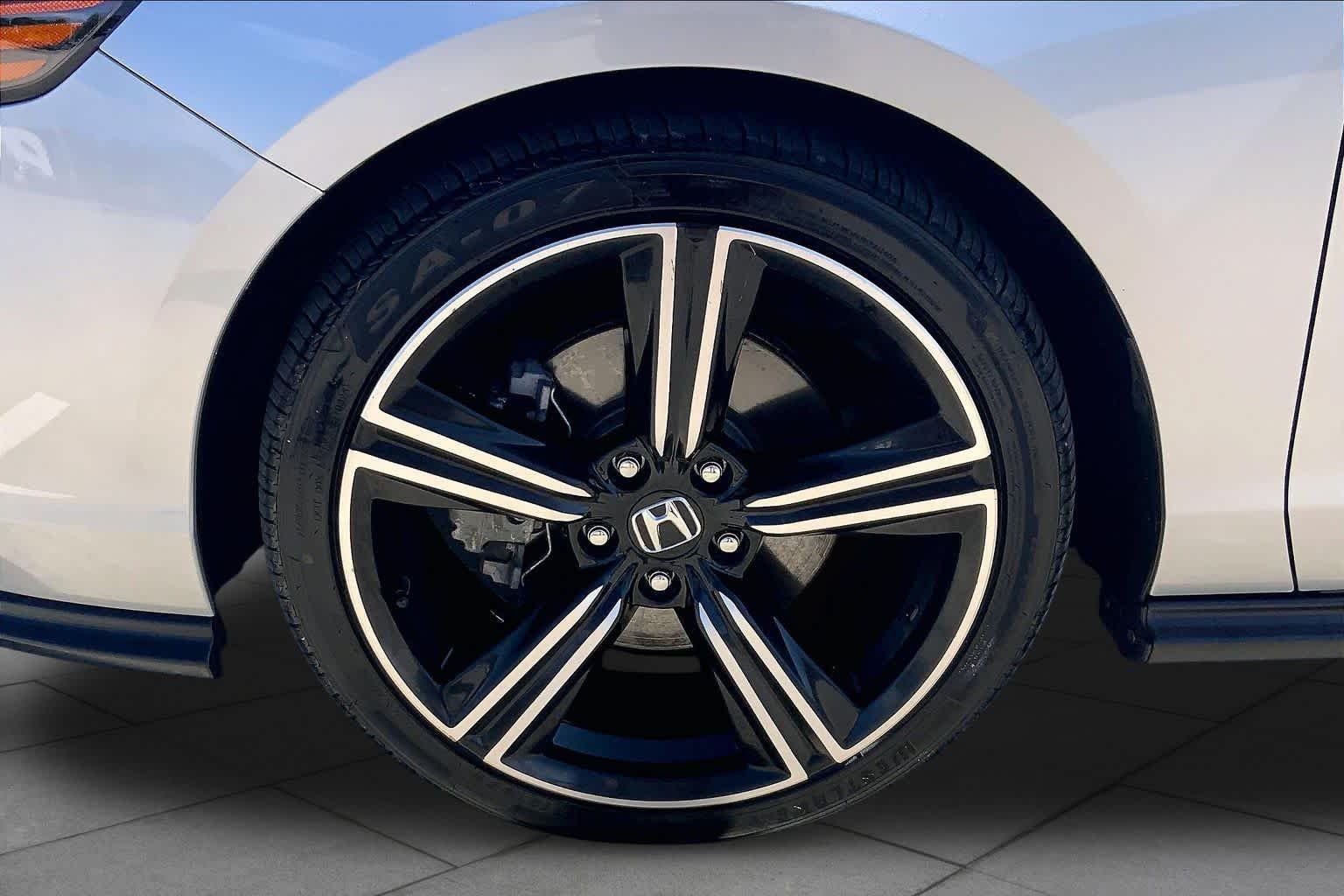 Used 2025 Solar Silver Metallic Honda Sport image 11