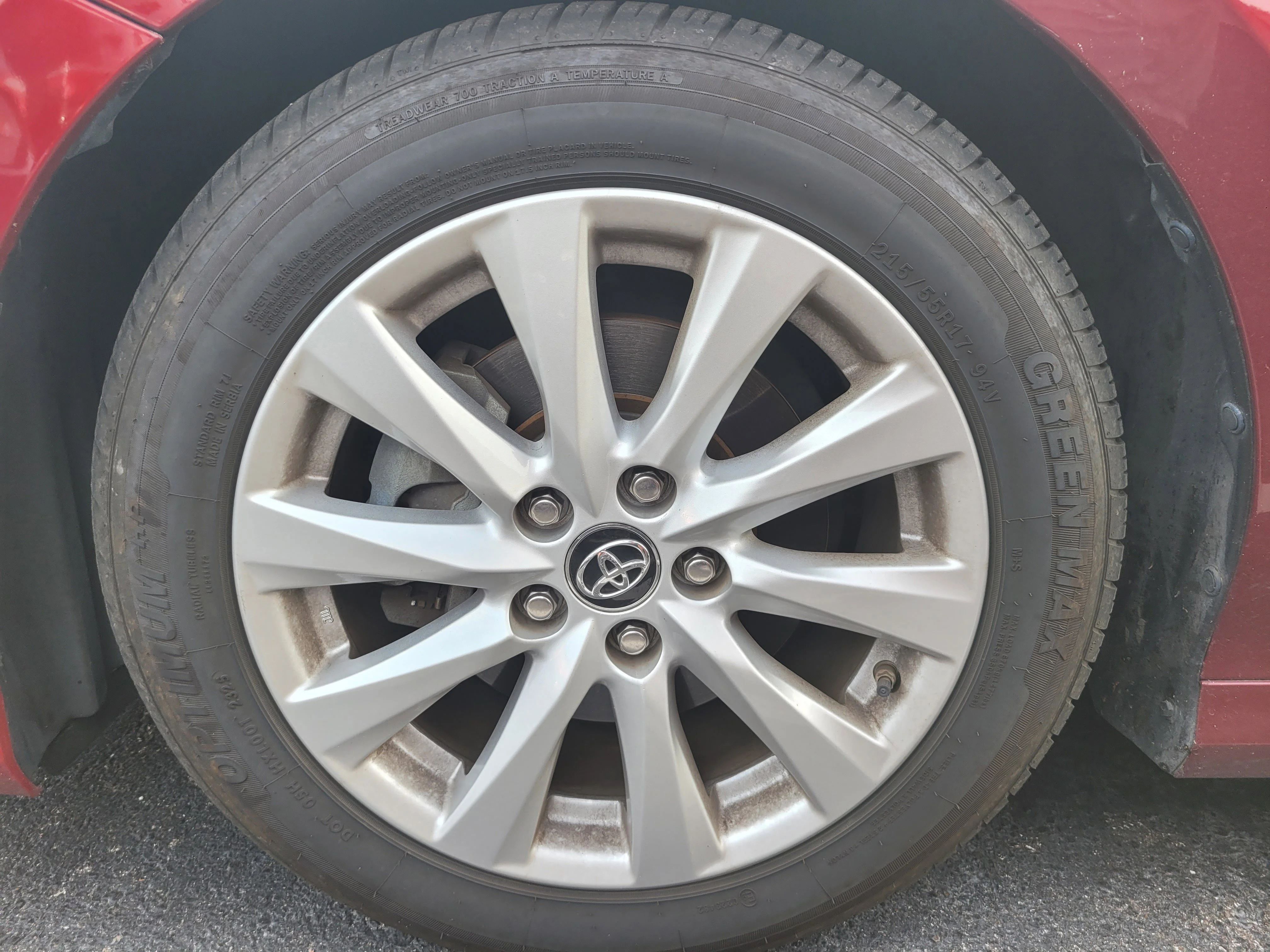 Used 2018 Pearl Toyota LE image 9
