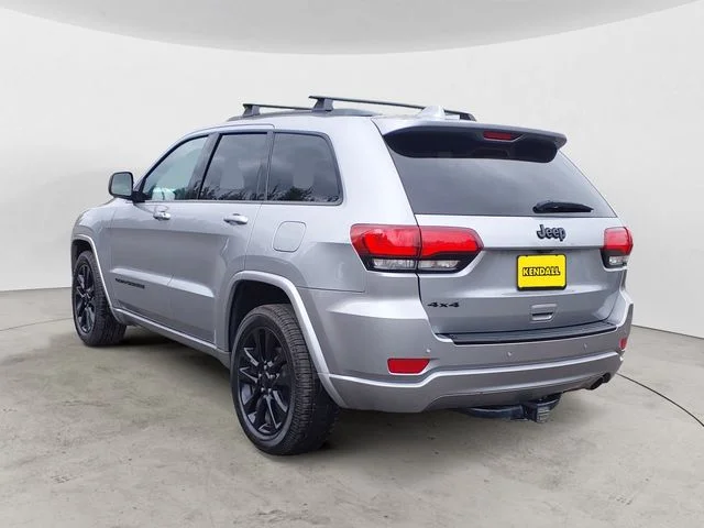 Used 2018 Billet Silver Metallic Jeep Altitude image 7