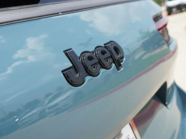 New 2026 Steel Blue Exterior Paint Jeep Limited image 12