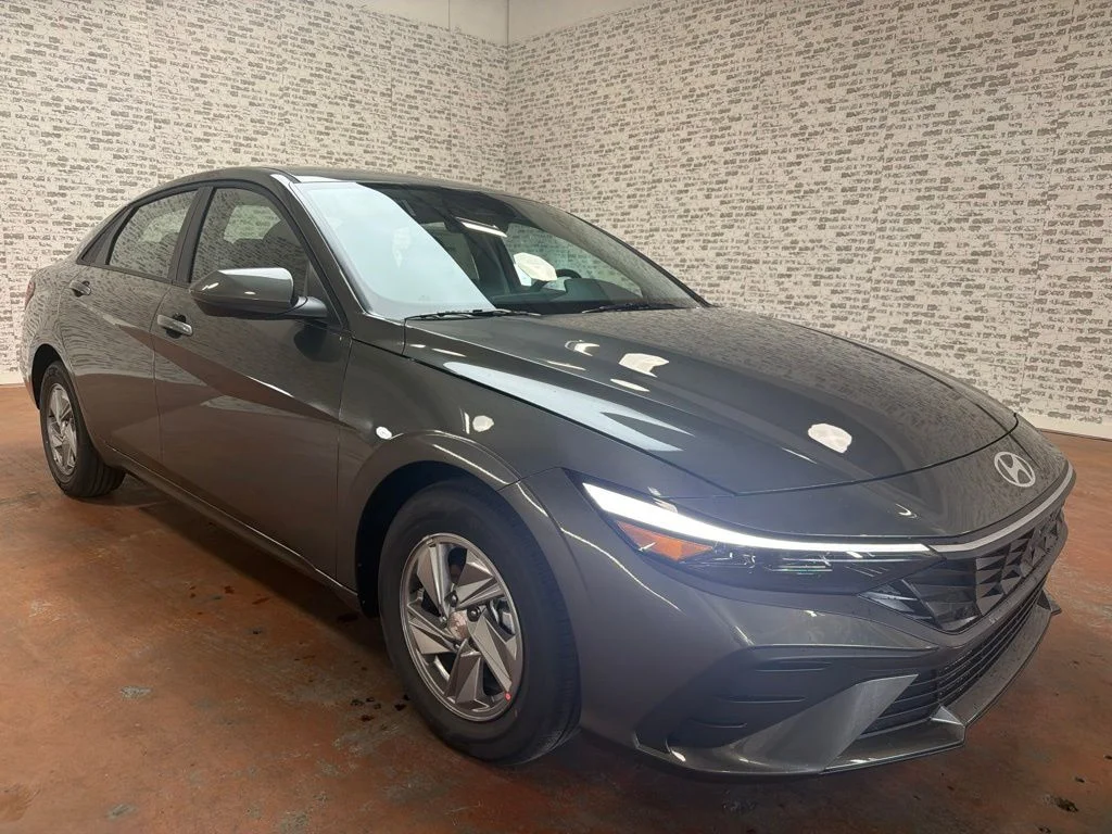 New 2026 Amazon Gray Hyundai SE image 1