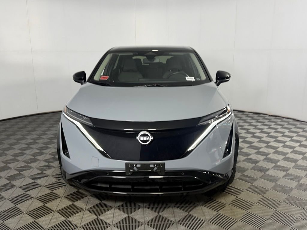 Certified Used 2023 Gray Nissan VENTURE+ image 3