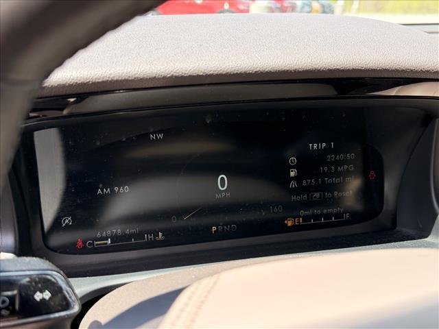 Used 2023 Pristine White Metallic Tri-Coat Lincoln Reserve image 20