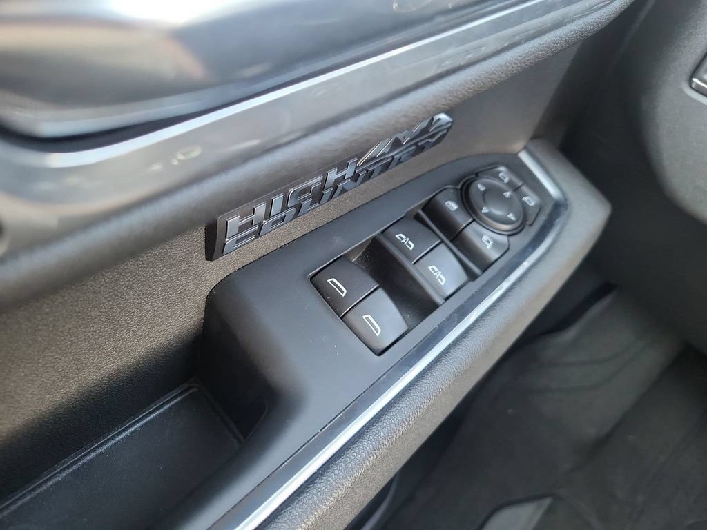 Used 2025 Black Chevrolet High Country image 30