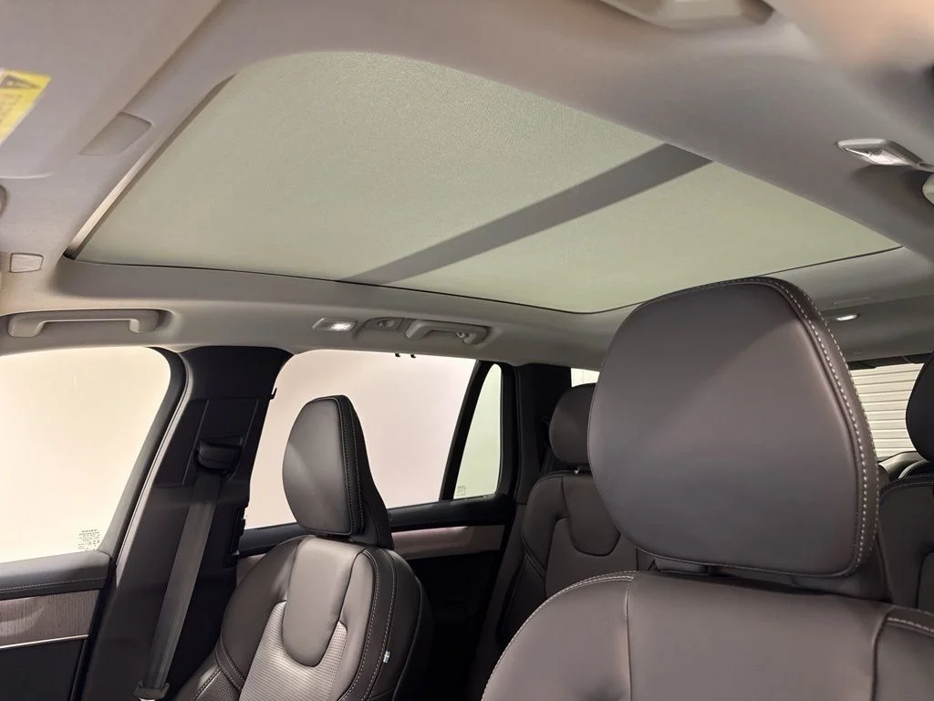 New 2026 Onyx Black Metallic Volvo T8 Ultra image 16
