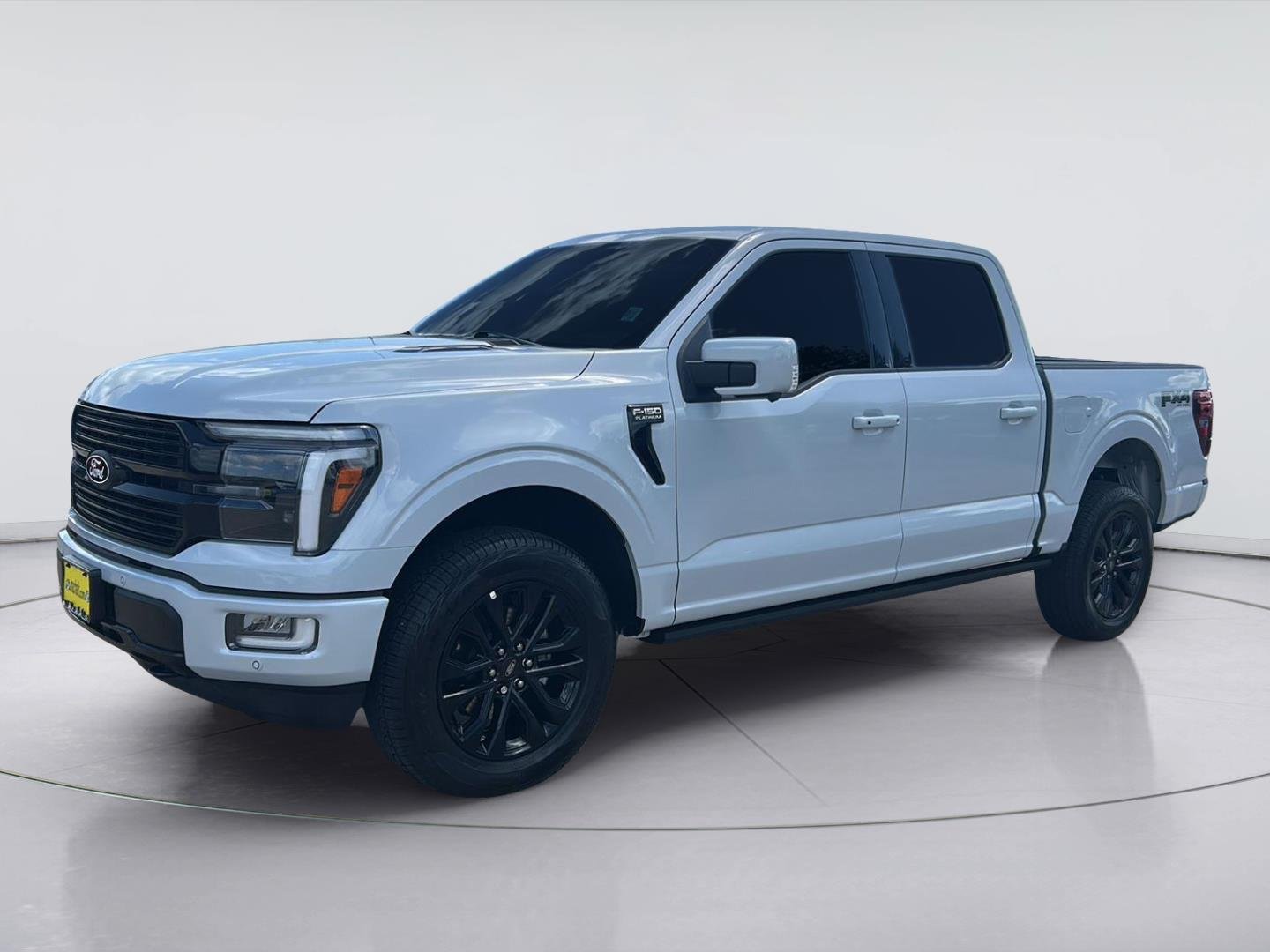 Used 2025 Space White Ford Platinum image 1