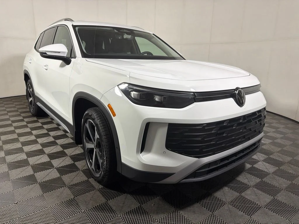 New 2026 White/off-white Volkswagen 2.0T SE image 2
