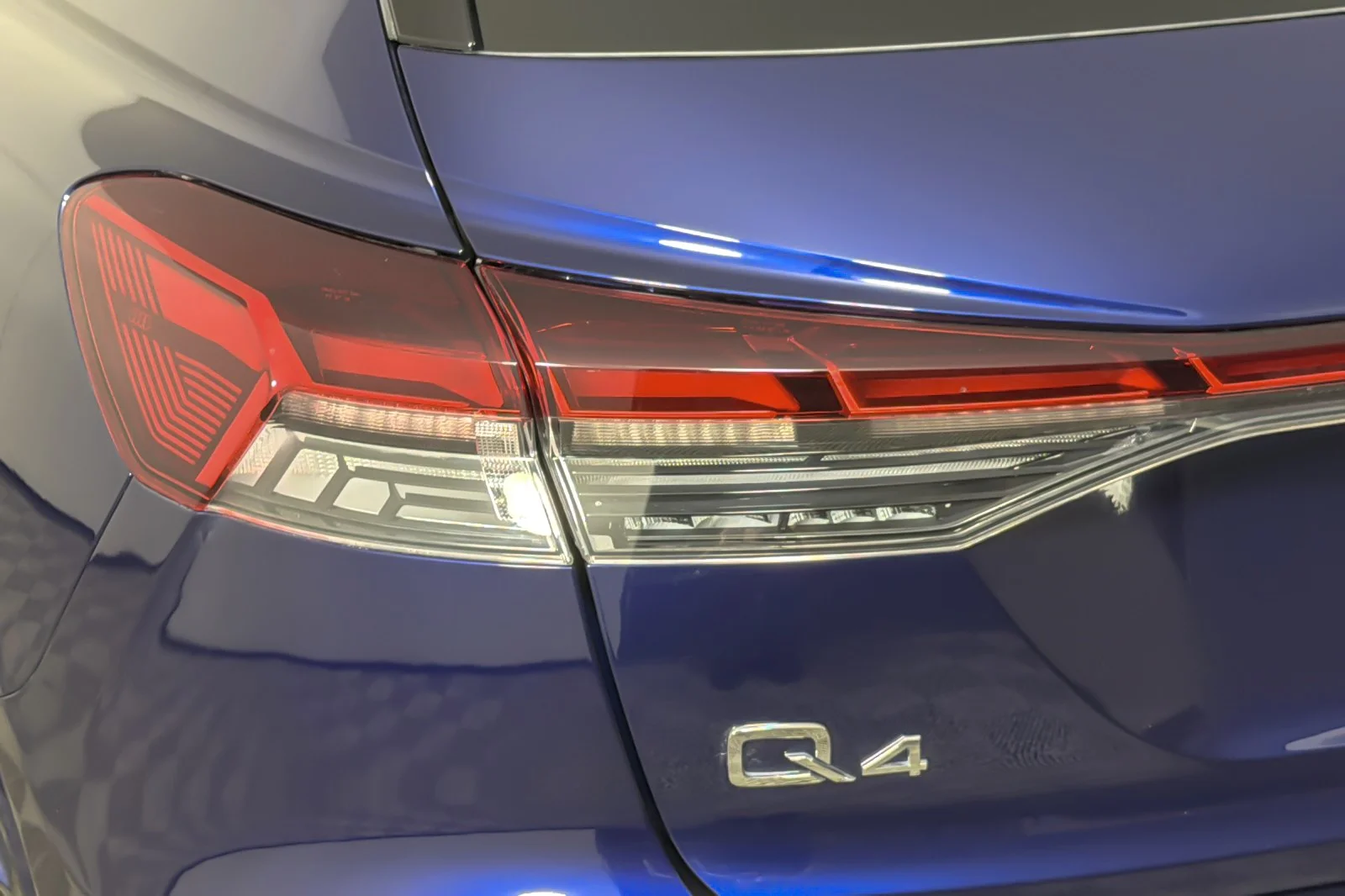 Used 2024 Navarra Blue Metallic Audi Premium Plus 50 quattro image 27