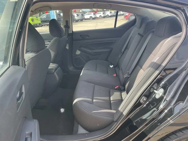 Used 2025 Black Nissan 2.5 SV image 9
