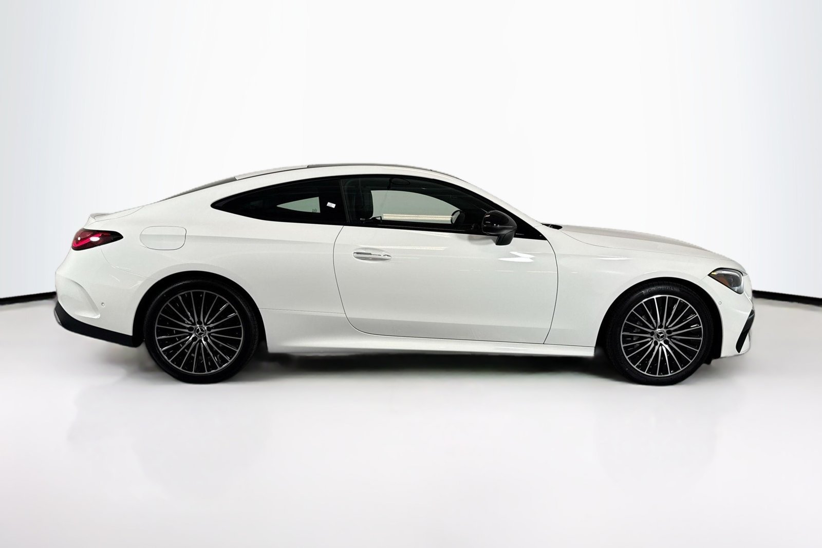 New 2026 Polar White Mercedes-Benz CLE 300 image 4