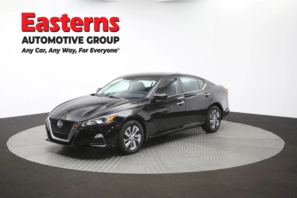 Used 2020 Black Nissan 2.5 S image 56