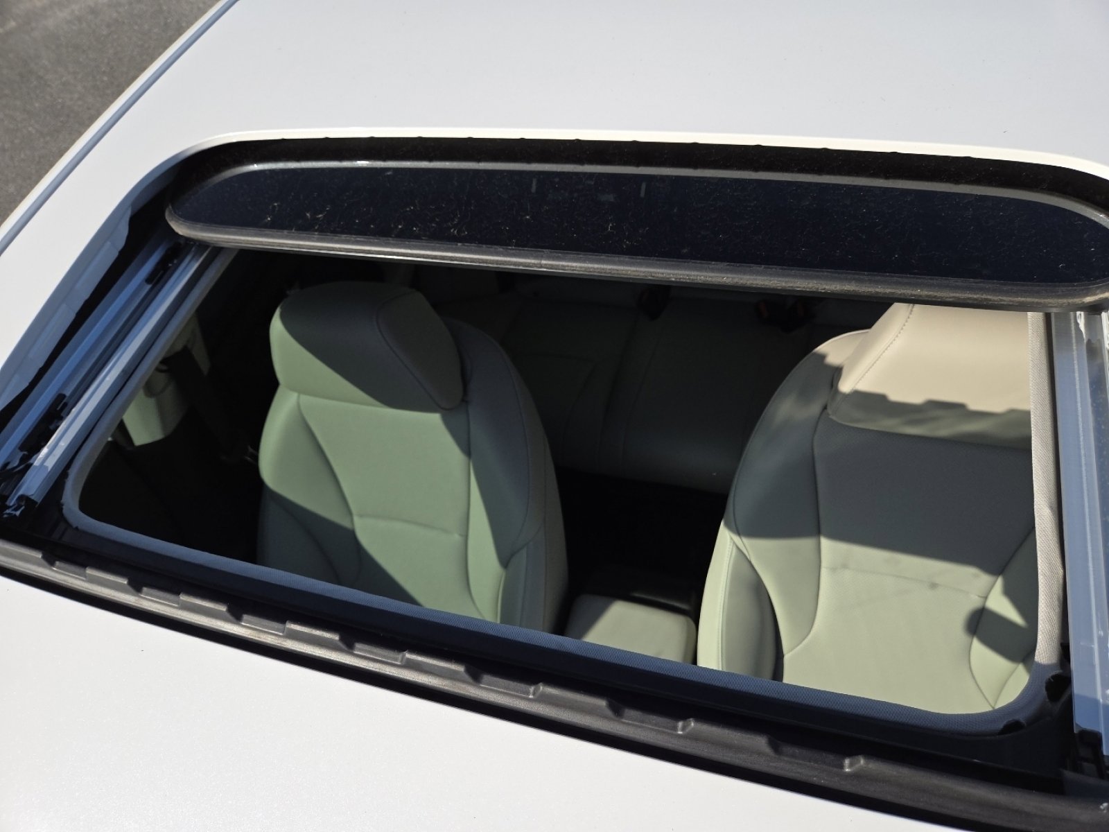 New 2026 Platinum White Pearl Honda EX-L image 13