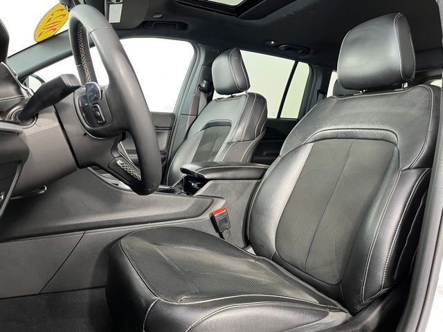 Used 2023 White/off-white Jeep Altitude X image 14