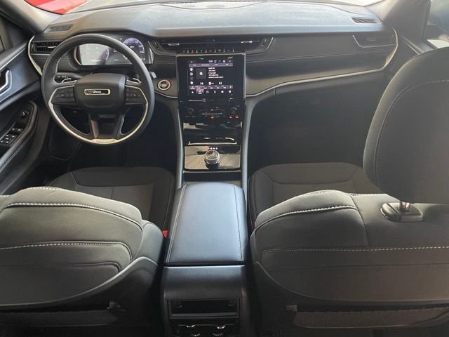 Used 2025 Silver Jeep Laredo image 15