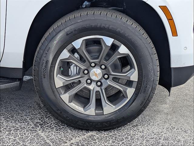 New 2026 Summit White Chevrolet LT image 12