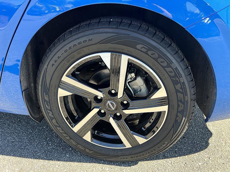 Used 2025 Electric Blue Metallic Nissan SV image 10