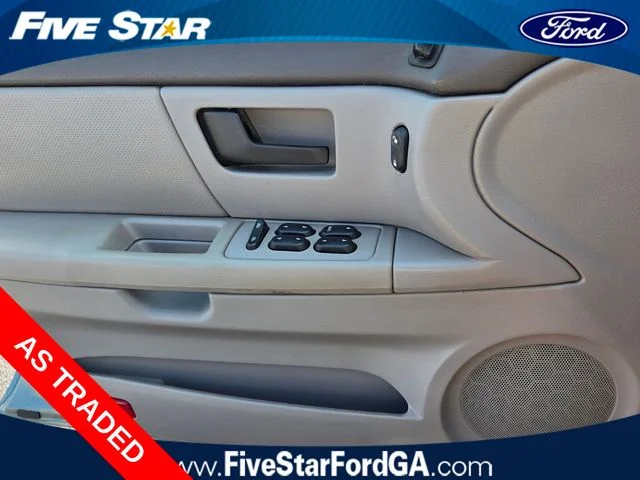 Used 2005 Green Ford SE image 25