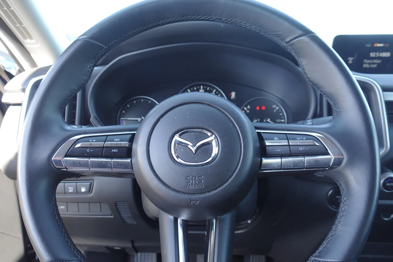 Certified Used 2025 Ingot Blue Metallic Mazda Preferred image 19