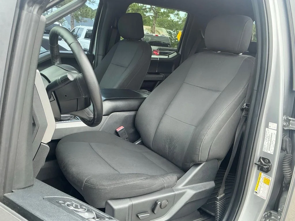 Used 2020 Silver Ford XLT image 41