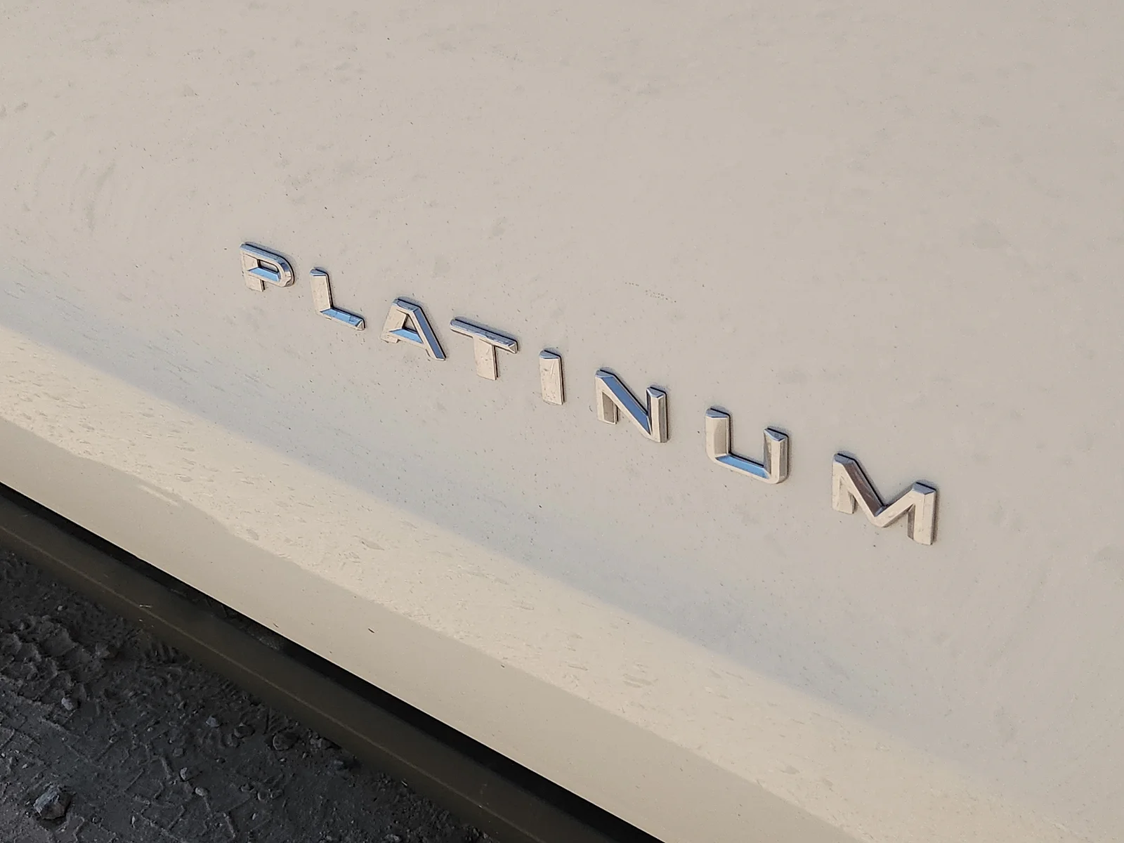 New 2027 Star White Metallic Tri-Coat Ford Platinum image 10