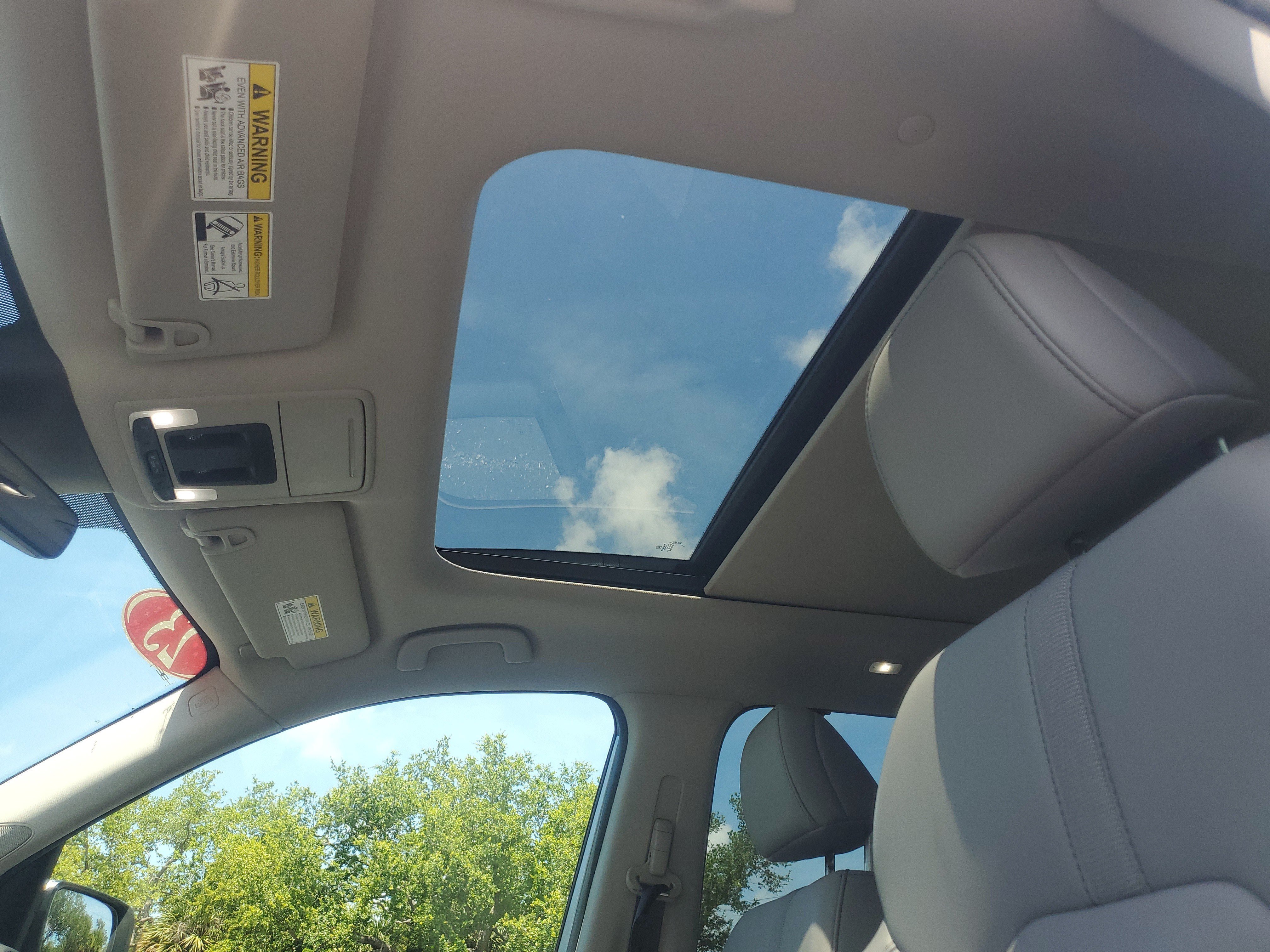 Used 2023 Lunar Silver Metallic Honda Touring image 19