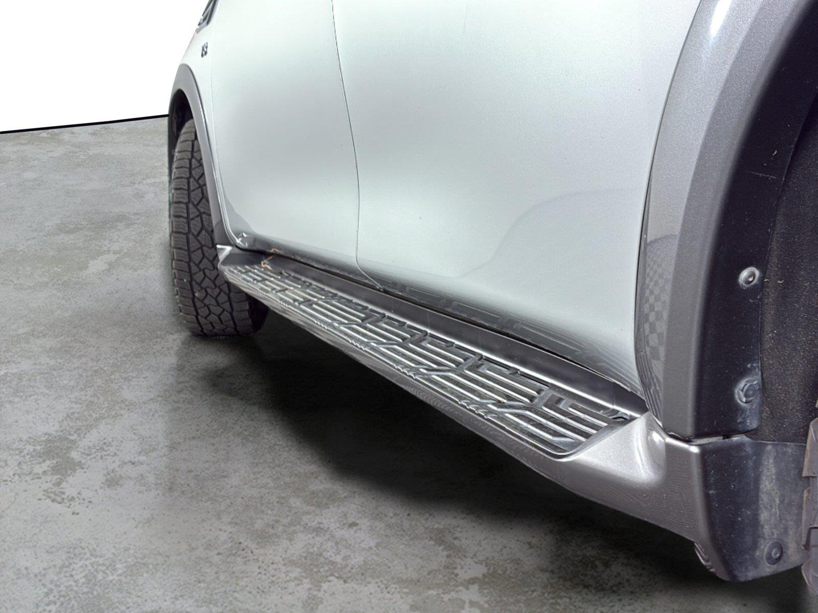 Used 2019 Brilliant Silver Metallic Nissan SL image 45