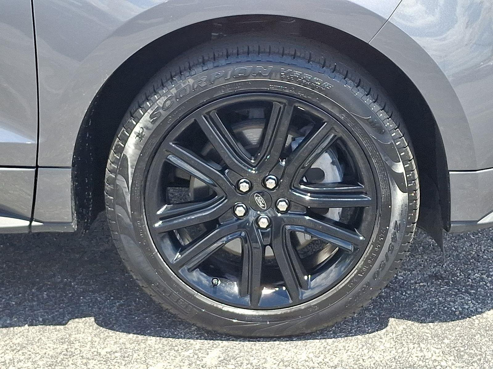 Certified Used 2024 Carbonized Gray Ford ST-Line image 8